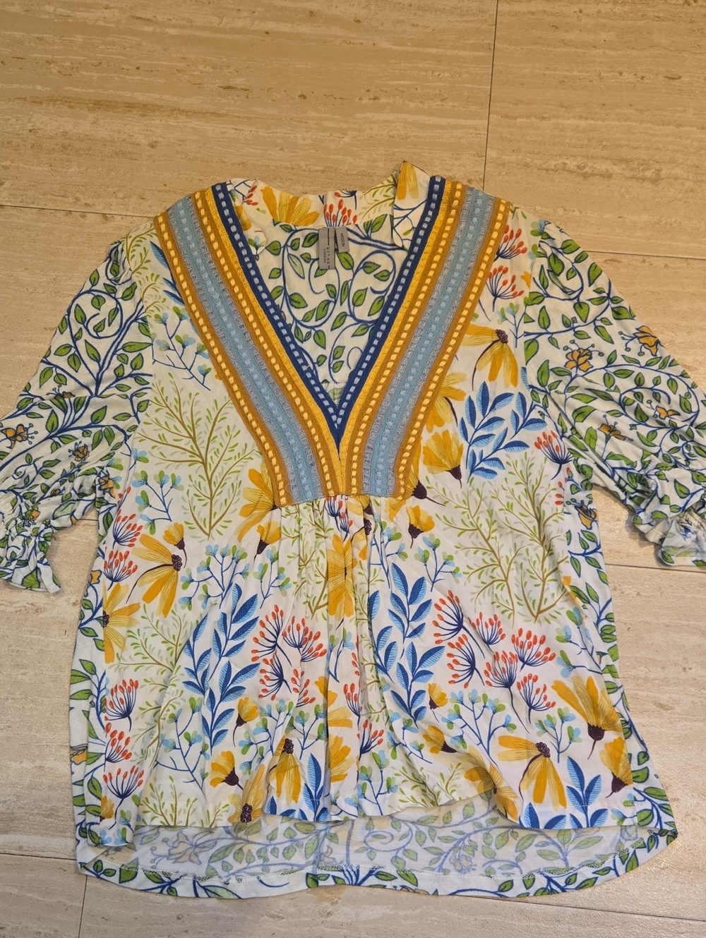 Bl^nk London Multi-Color Floral/Leaf Design Print Vneck Top